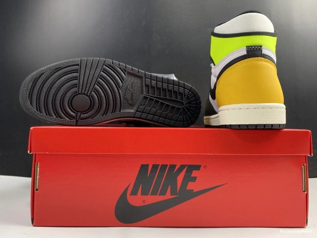 MaikeSneakers HIGH RETRO 'VOLT OG AIR GOLD' JORDAN 555088-118 1 0627